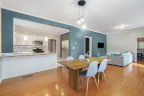 Huge & Convenient Home Close To Airport